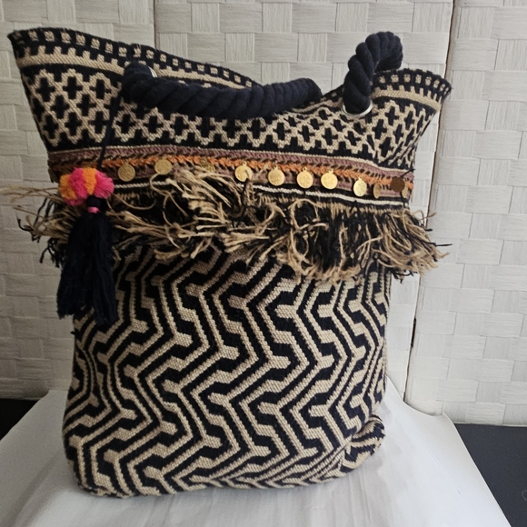 Geometric Patterned Tote Bag with Fringe - Picture 1 of 3